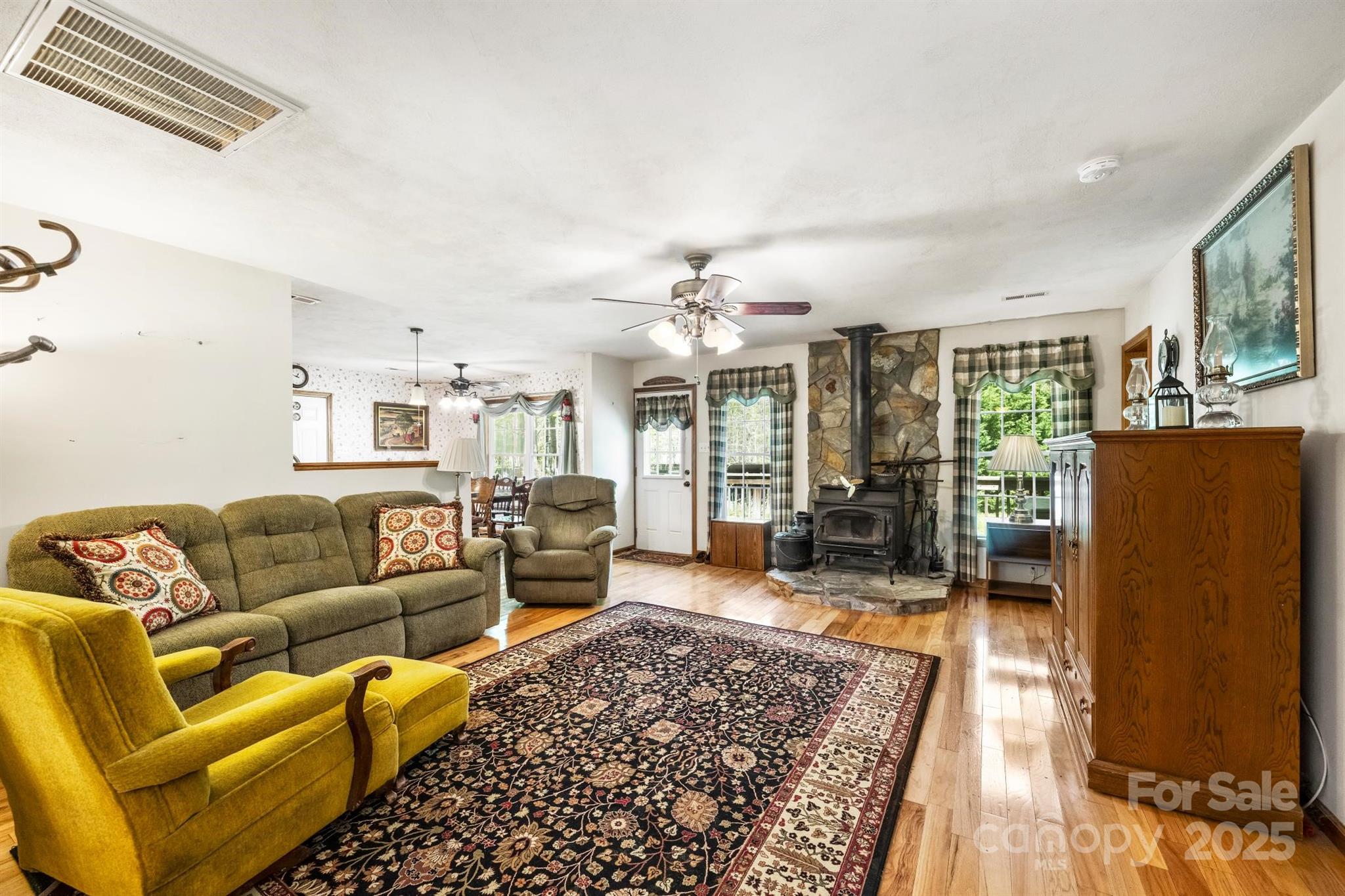 16415 Capps Road — Charlotte