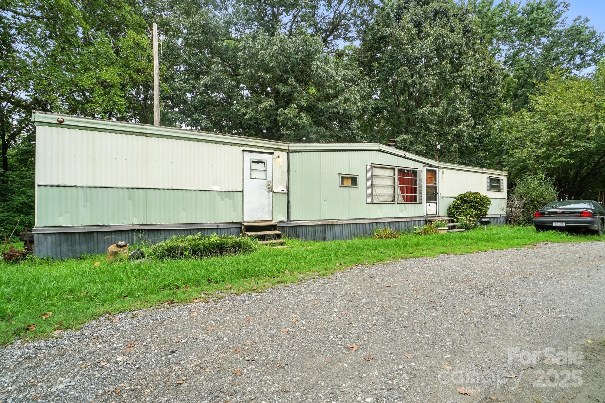450 Dixon School Road — Kings Mountain