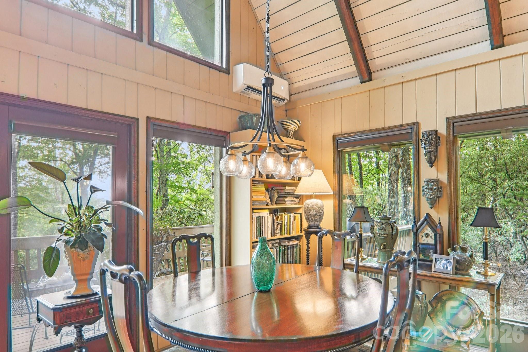 19 High Terrain Drive — Burnsville