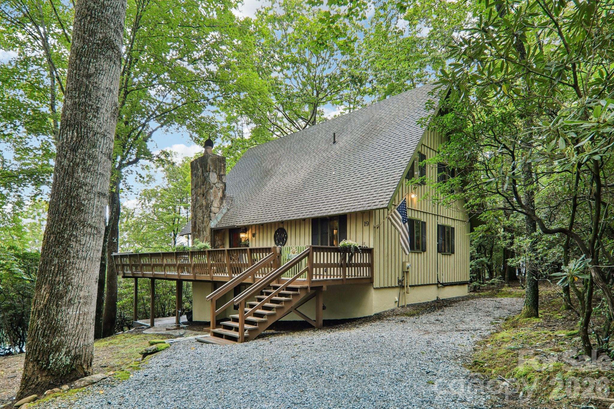 19 High Terrain Drive — Burnsville