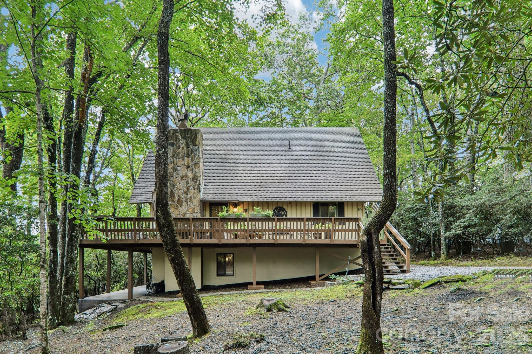 19 High Terrain Drive — Burnsville