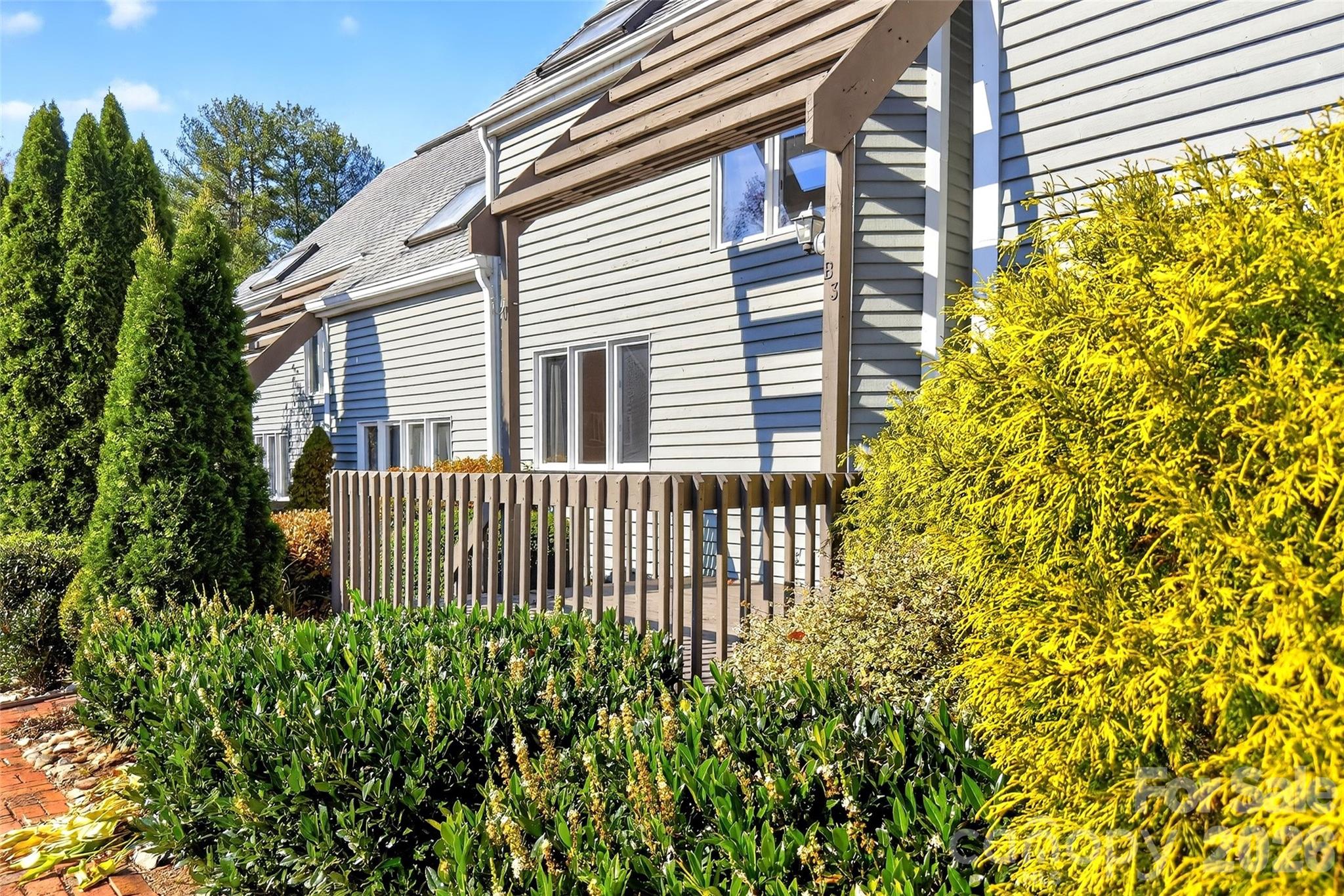 3B Lynx Drive — Black Mountain