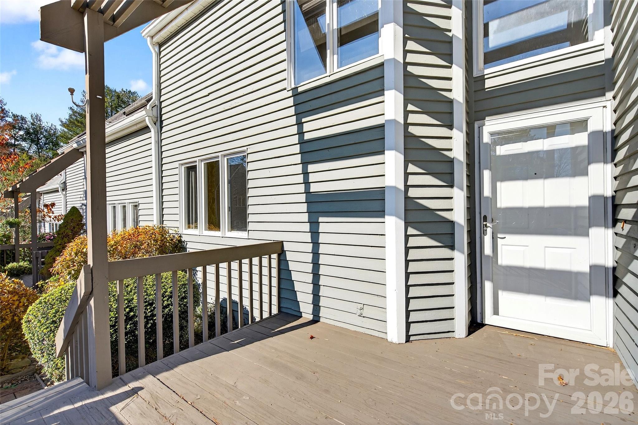 3B Lynx Drive — Black Mountain