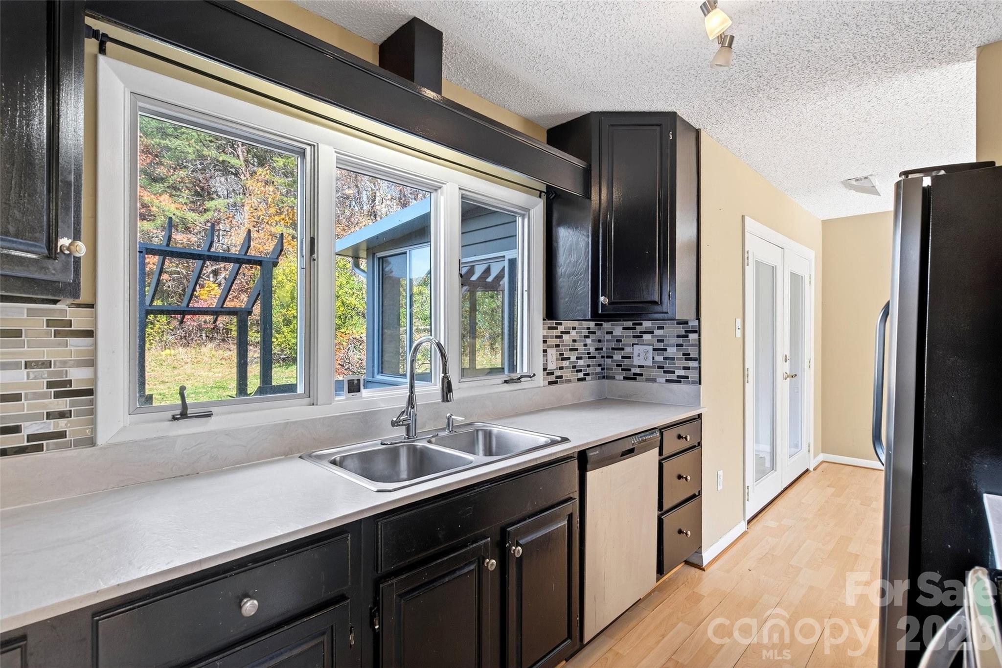 3B Lynx Drive — Black Mountain