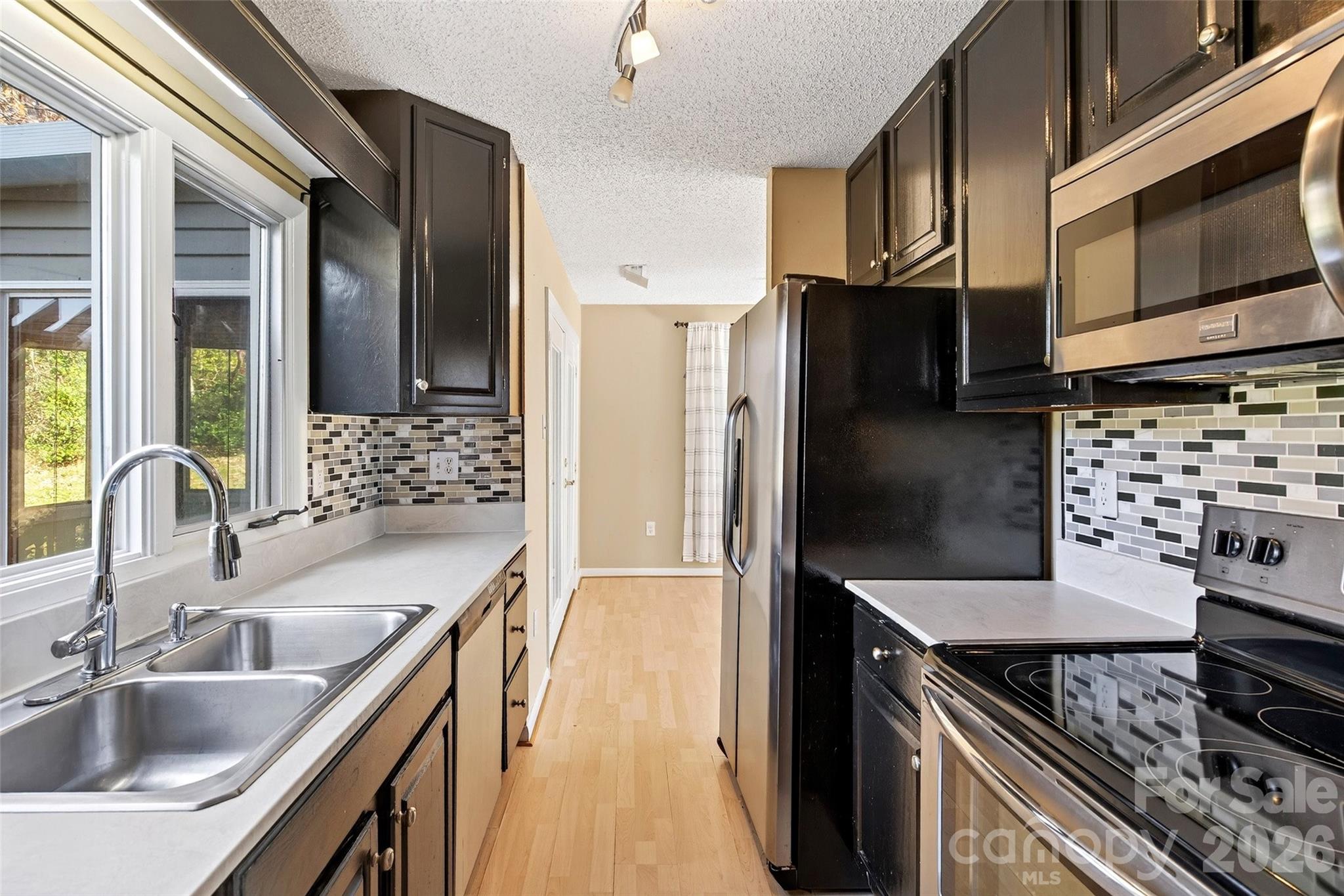 3B Lynx Drive — Black Mountain