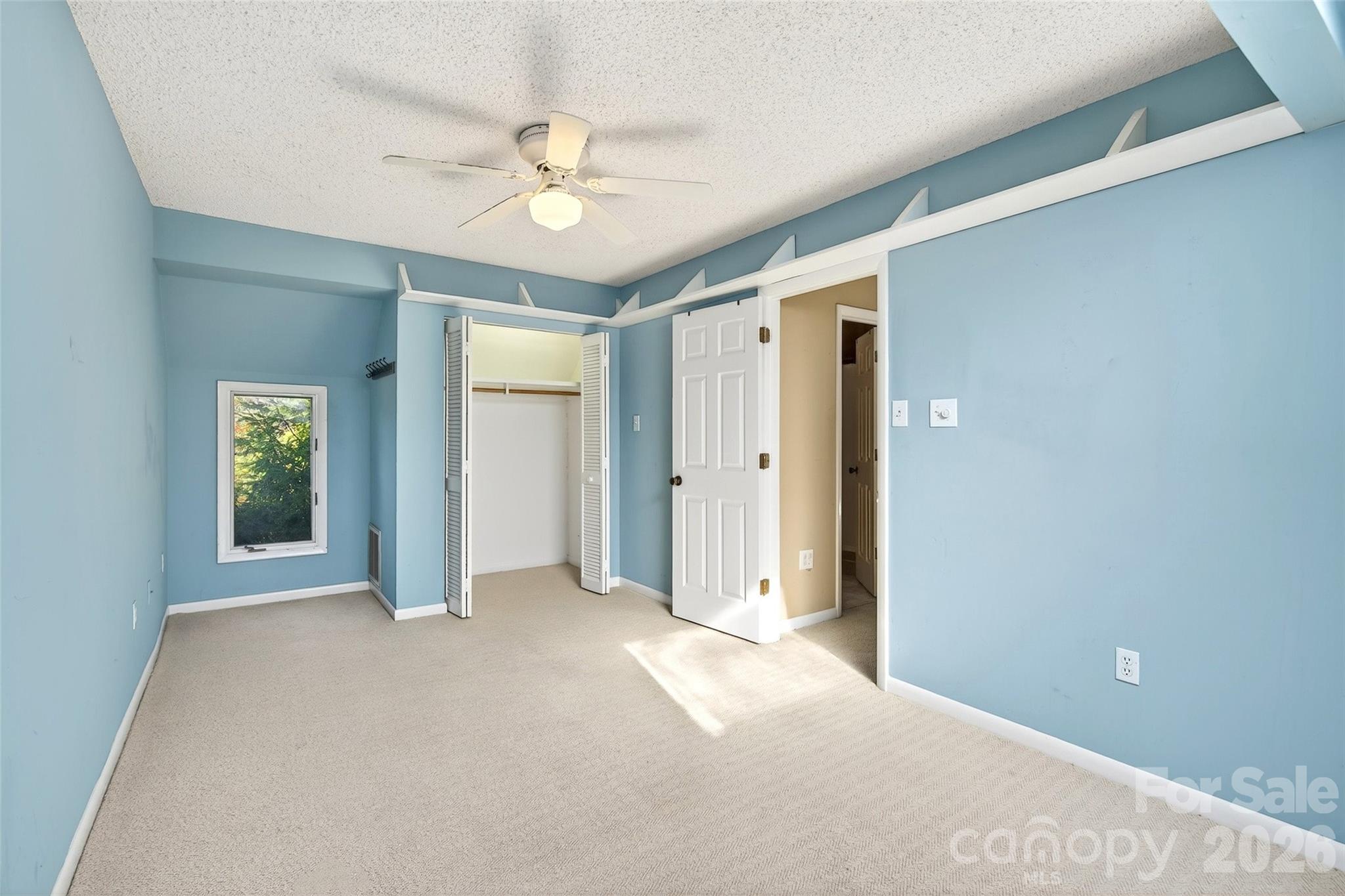 3B Lynx Drive — Black Mountain