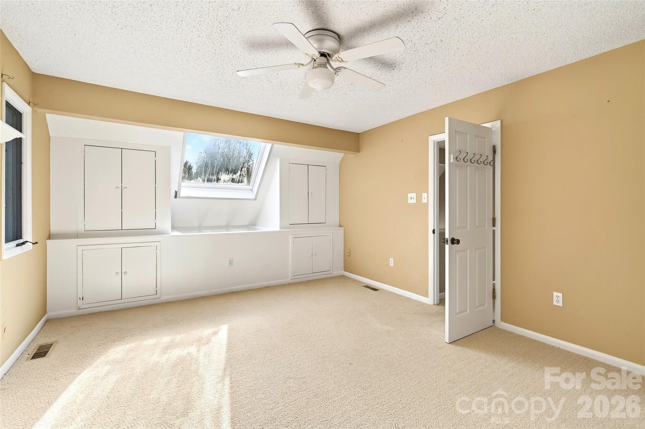 3B Lynx Drive — Black Mountain