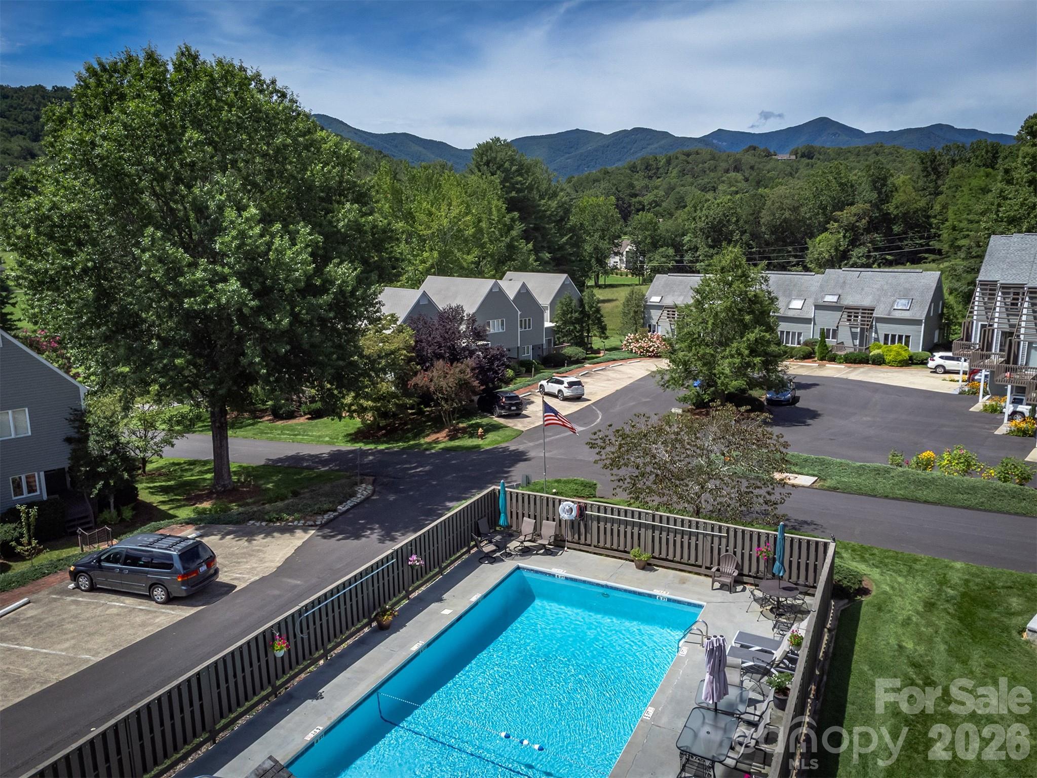 3B Lynx Drive — Black Mountain