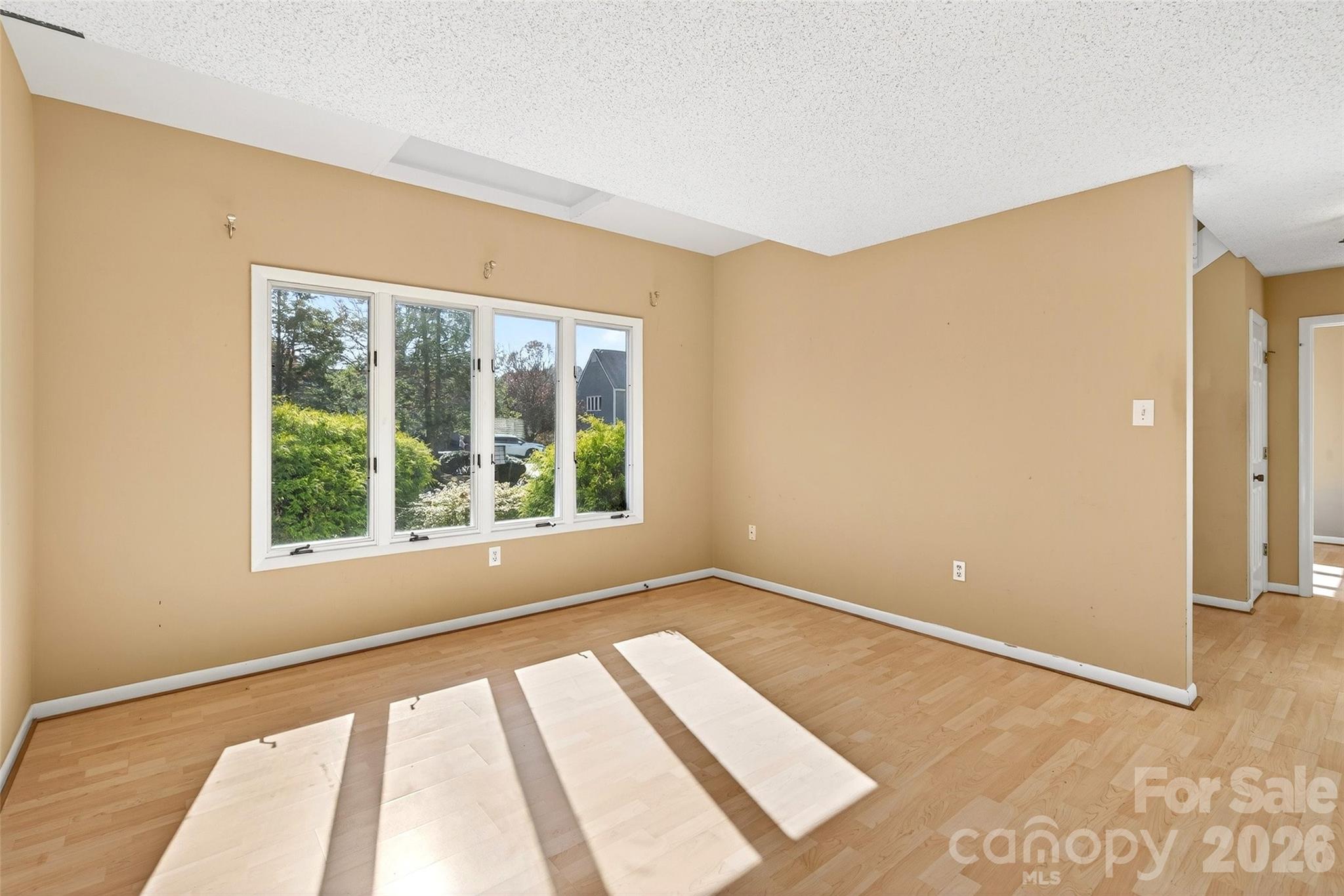 3B Lynx Drive — Black Mountain
