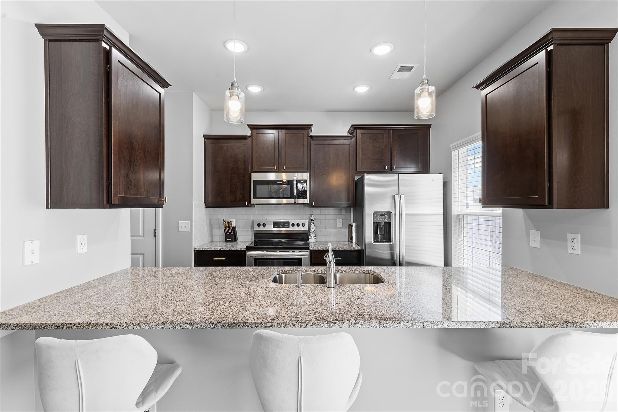 8048 Alderton Lane — Charlotte