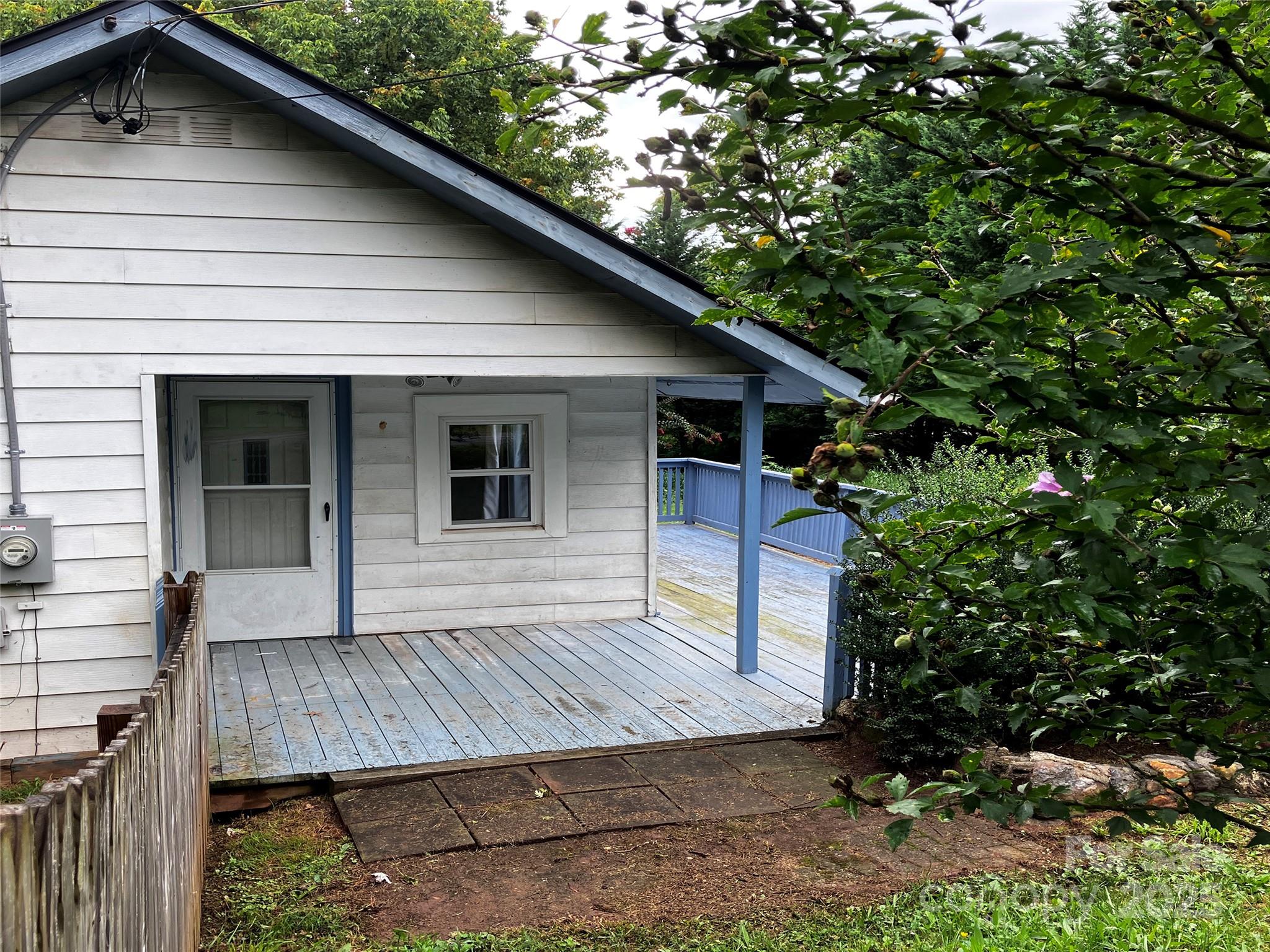 120 Harrison Street — Swannanoa