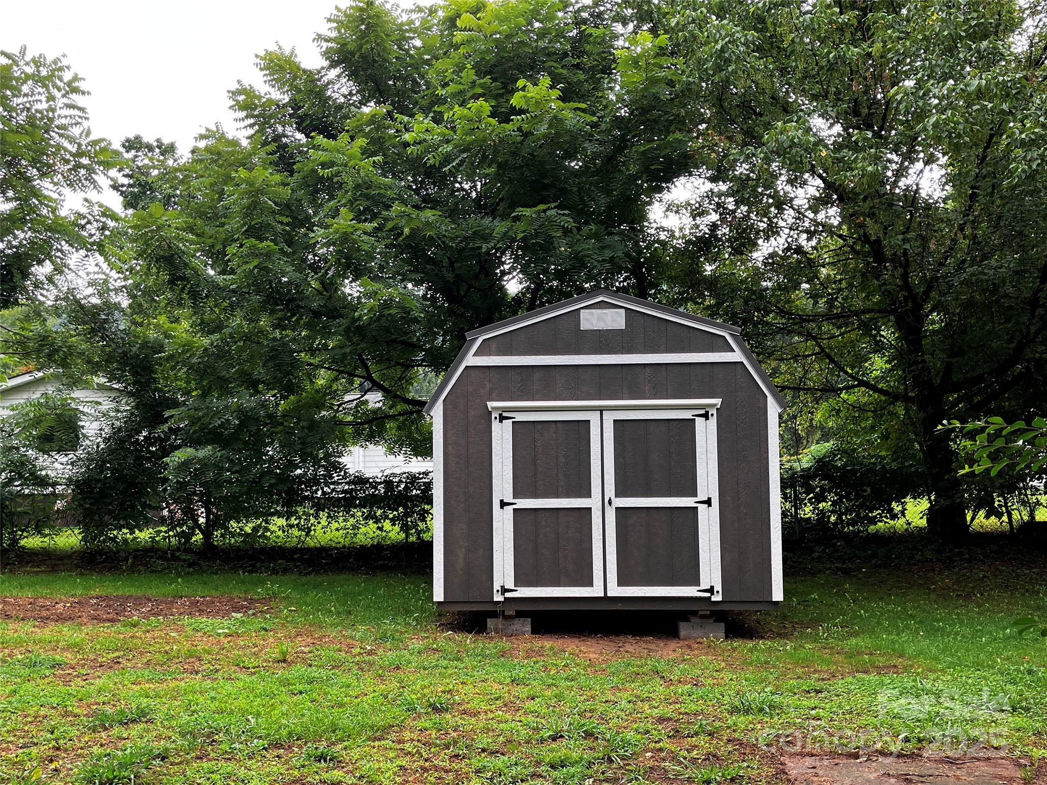 120 Harrison Street — Swannanoa