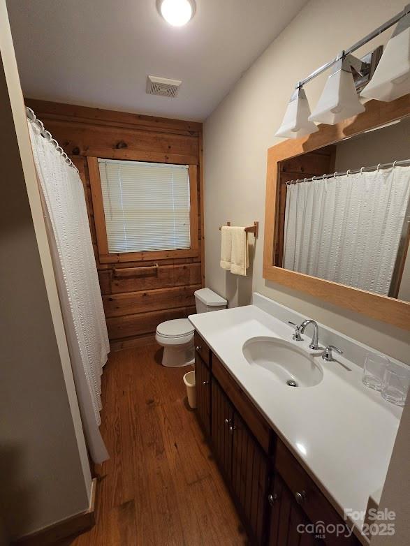979 Wagon Road #6-8 — Warrensville
