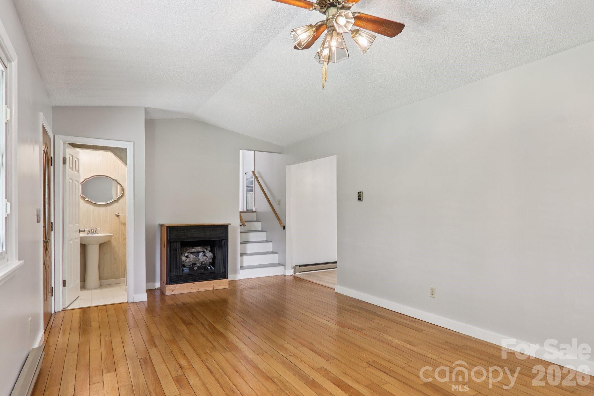 264 Cashdon Drive — Mills River