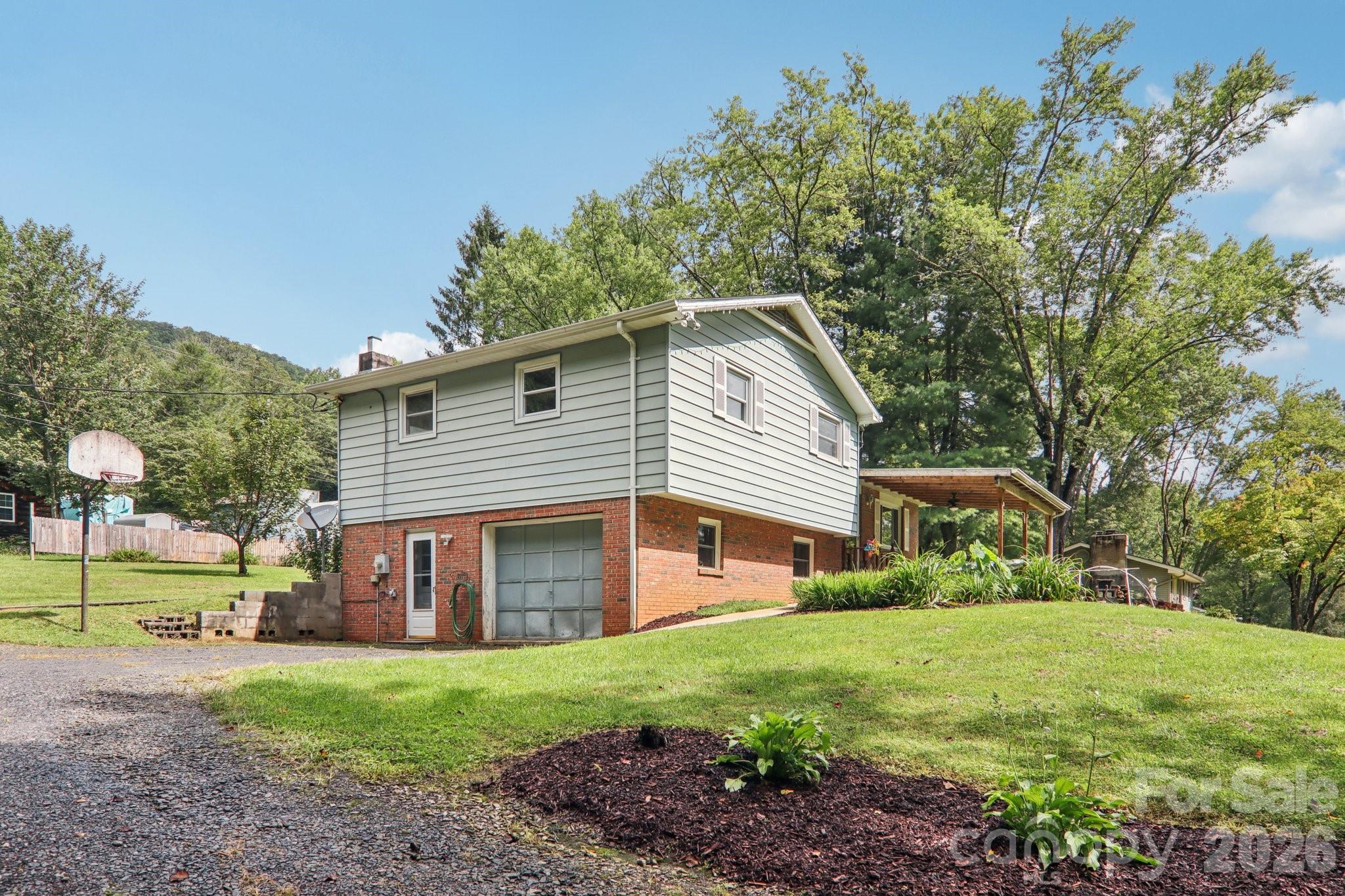 264 Cashdon Drive — Mills River