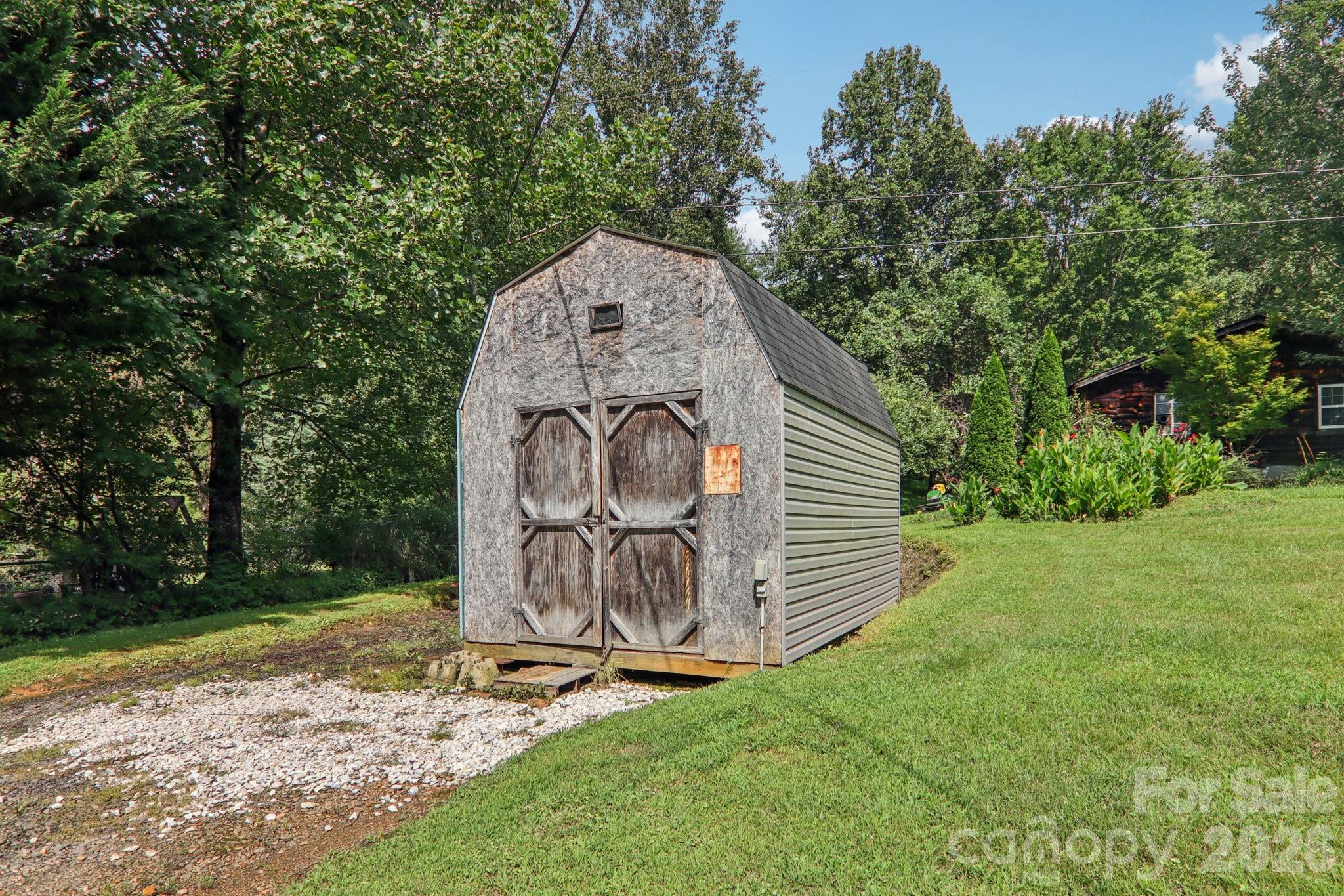264 Cashdon Drive — Mills River