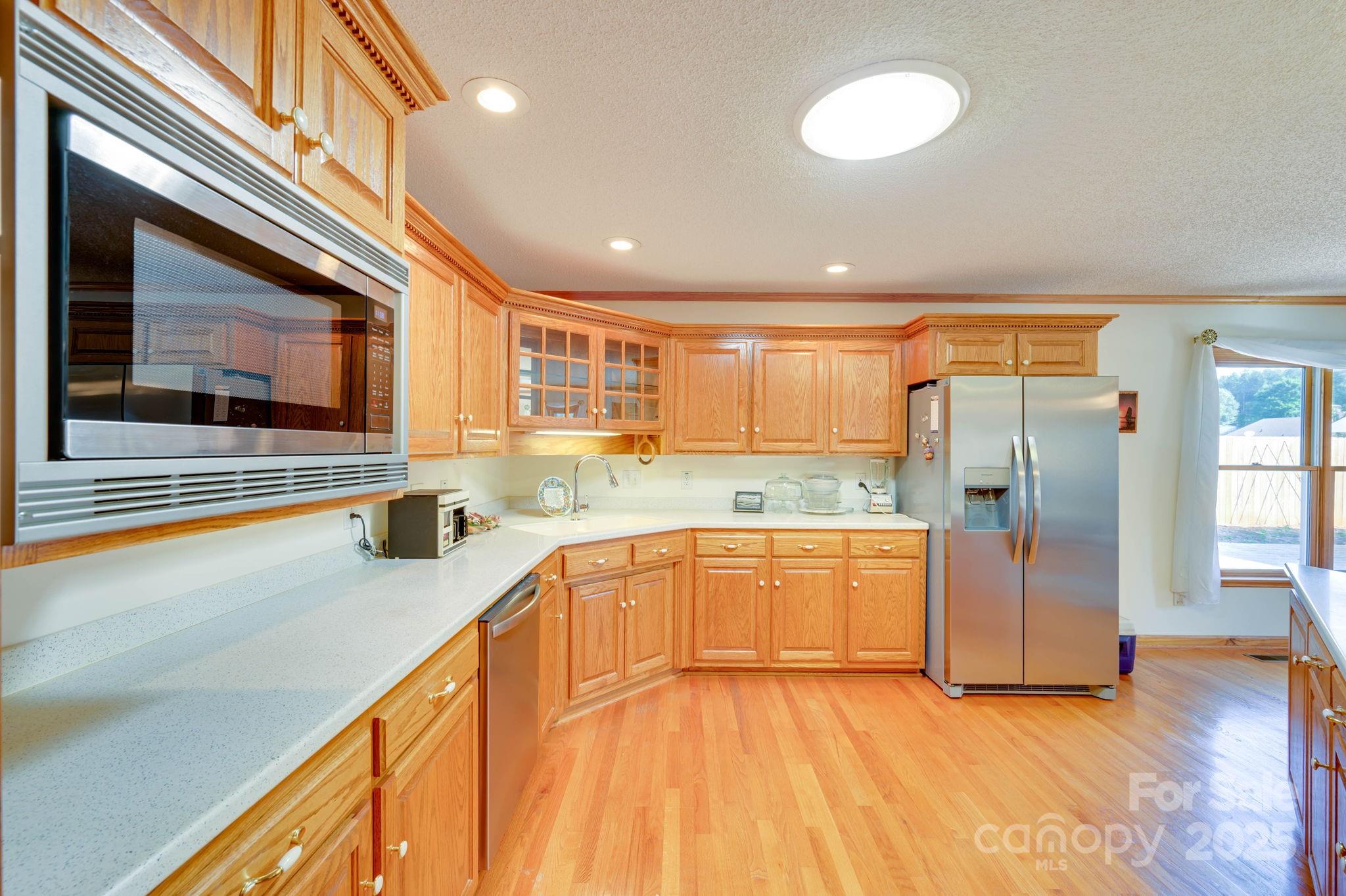 3132 Fox Den Circle — Iron Station