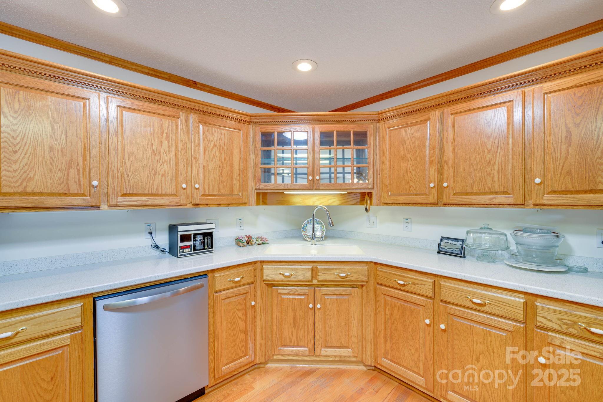 3132 Fox Den Circle — Iron Station