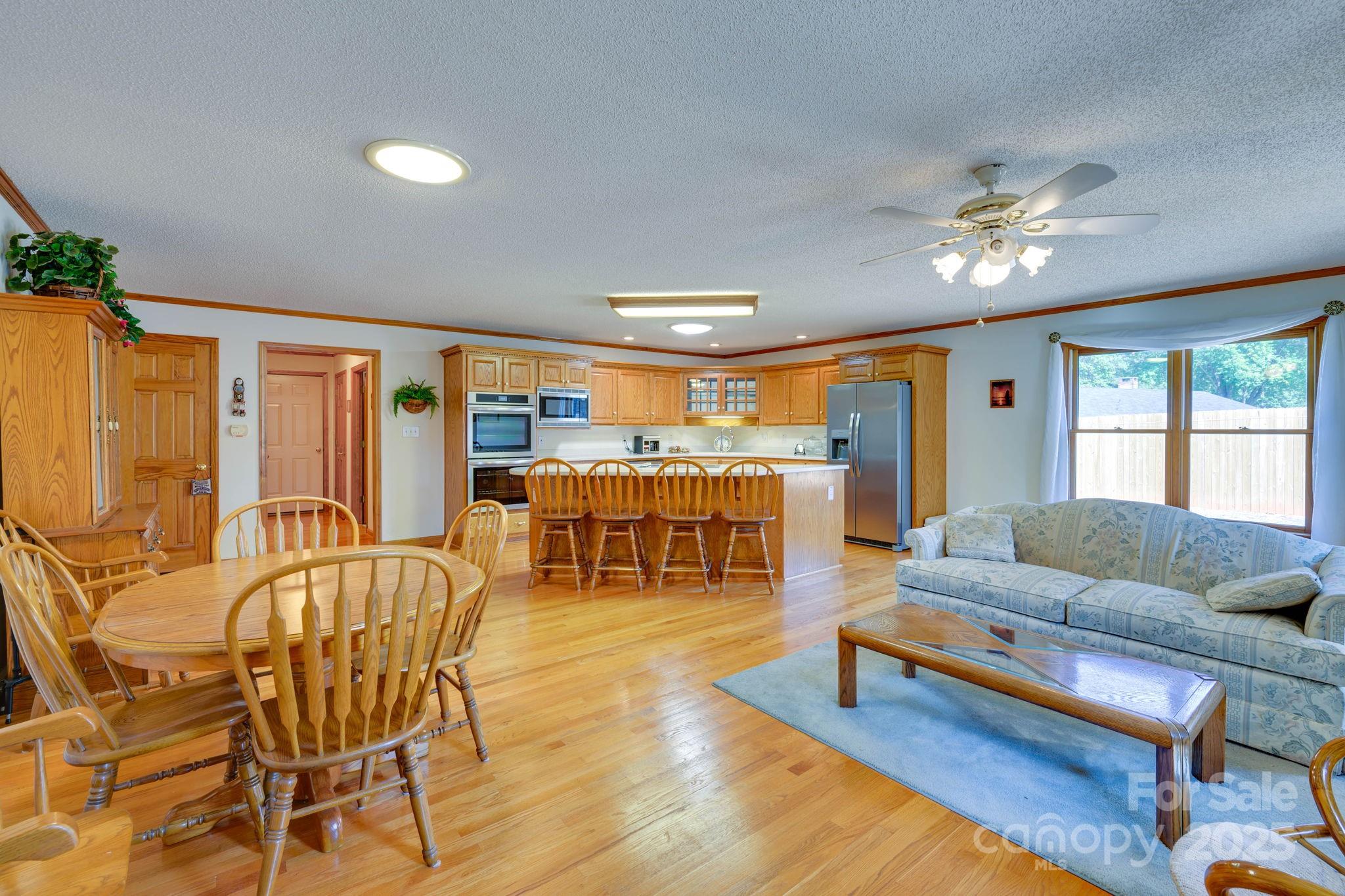 3132 Fox Den Circle — Iron Station