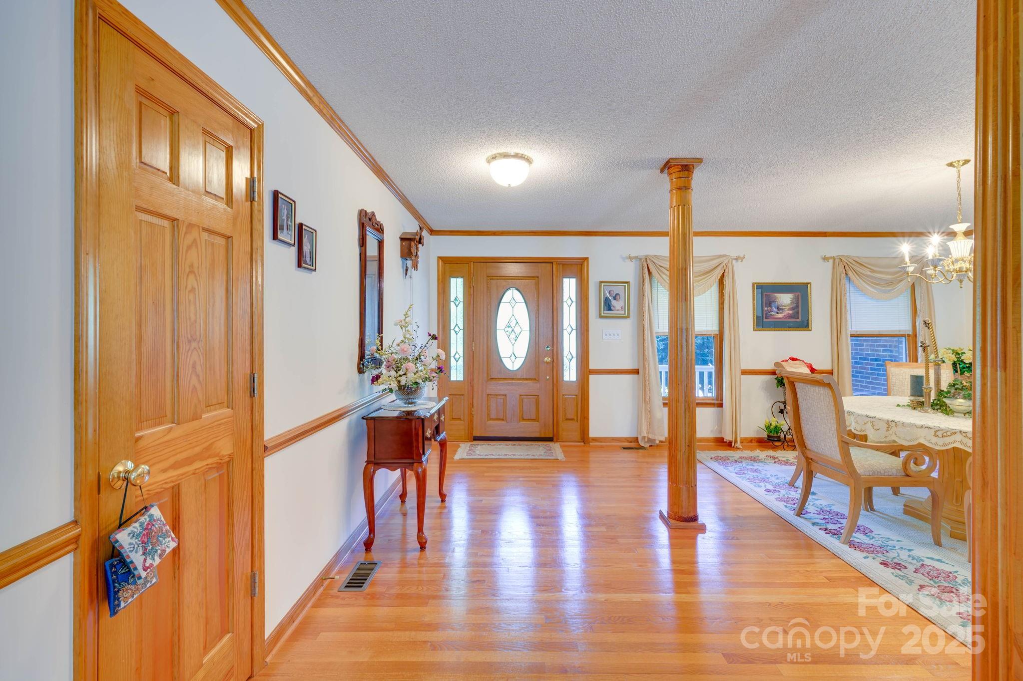3132 Fox Den Circle — Iron Station