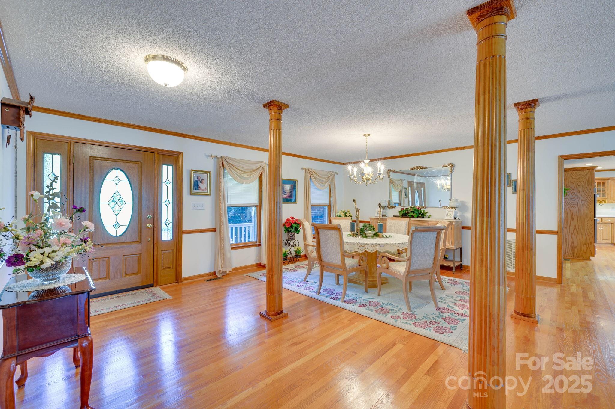 3132 Fox Den Circle — Iron Station