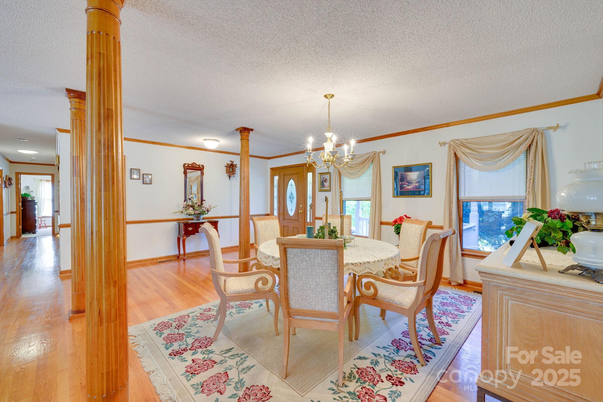 3132 Fox Den Circle — Iron Station