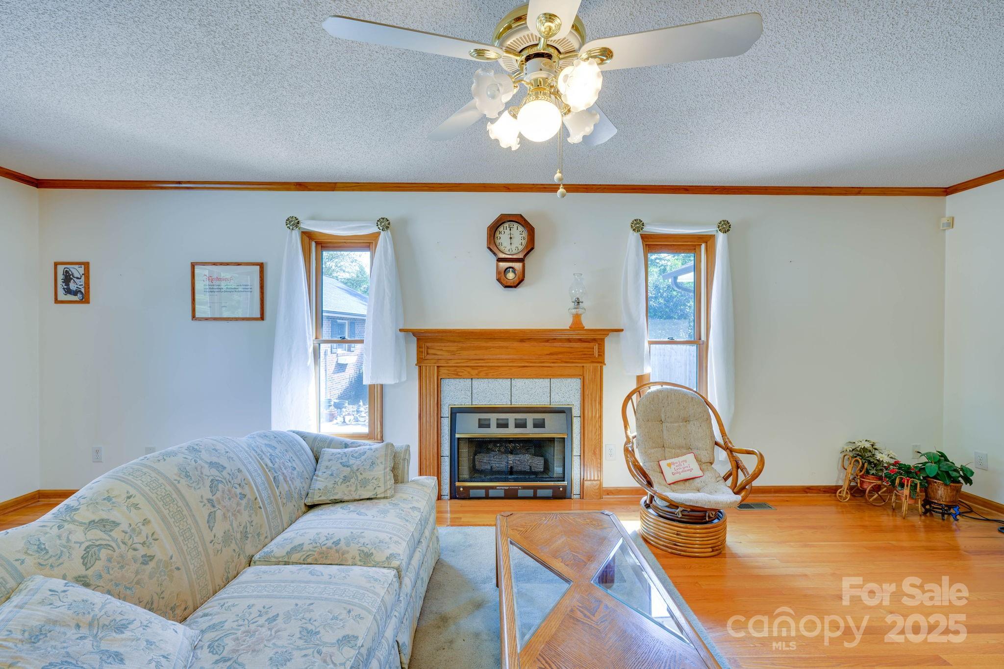 3132 Fox Den Circle — Iron Station