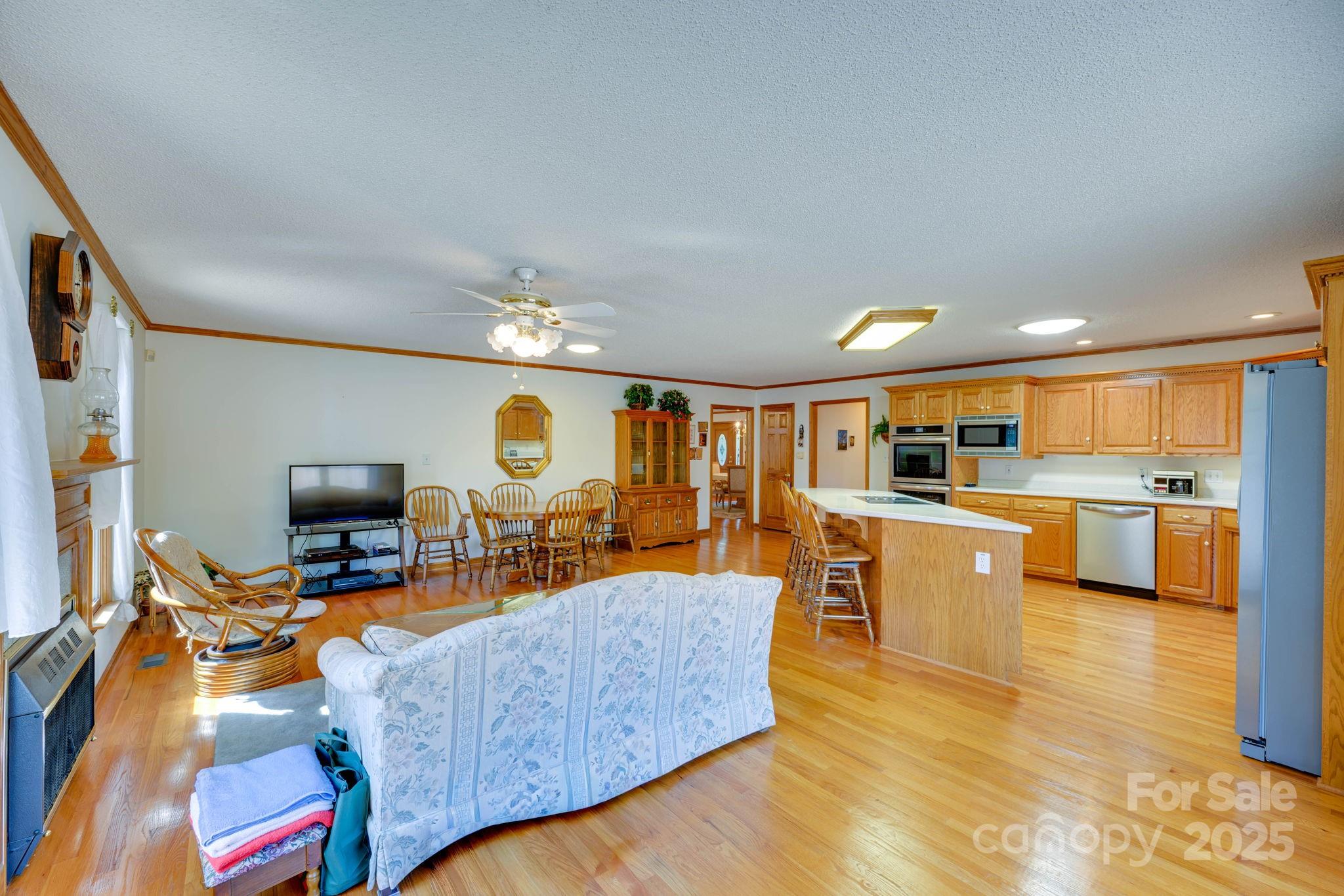 3132 Fox Den Circle — Iron Station