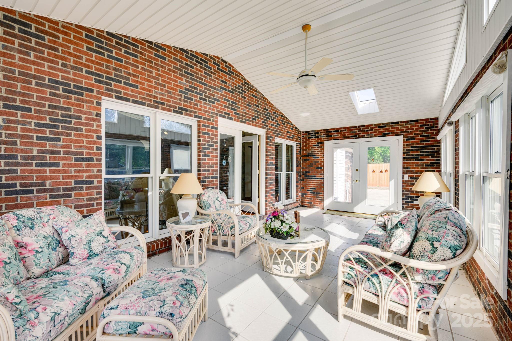 3132 Fox Den Circle — Iron Station
