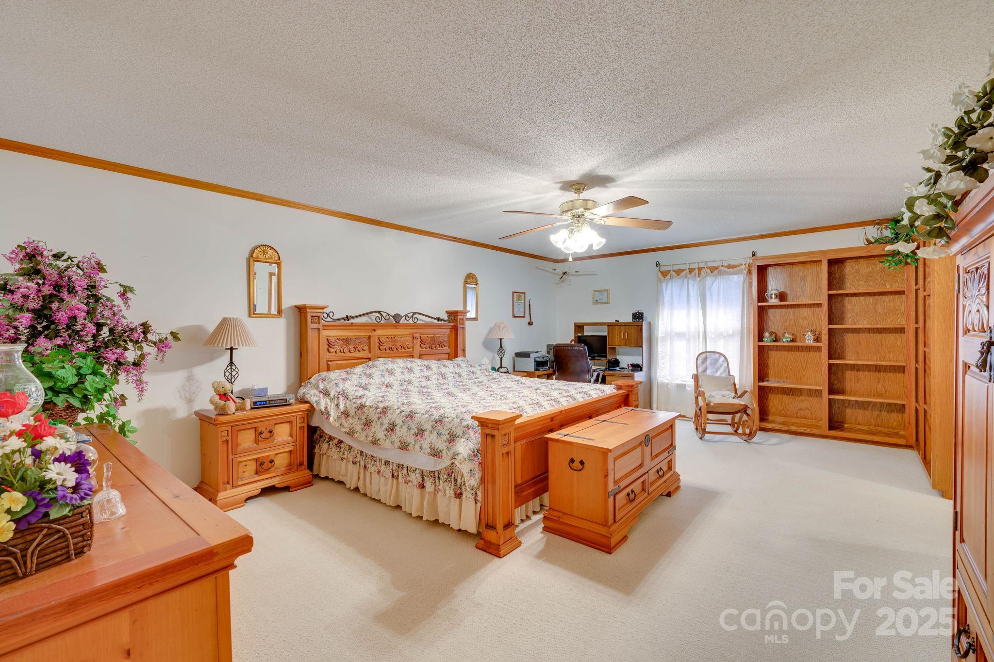 3132 Fox Den Circle — Iron Station
