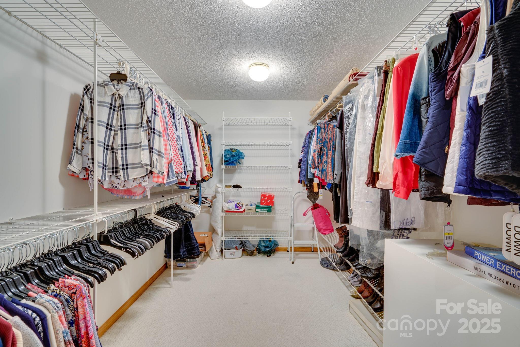 3132 Fox Den Circle — Iron Station