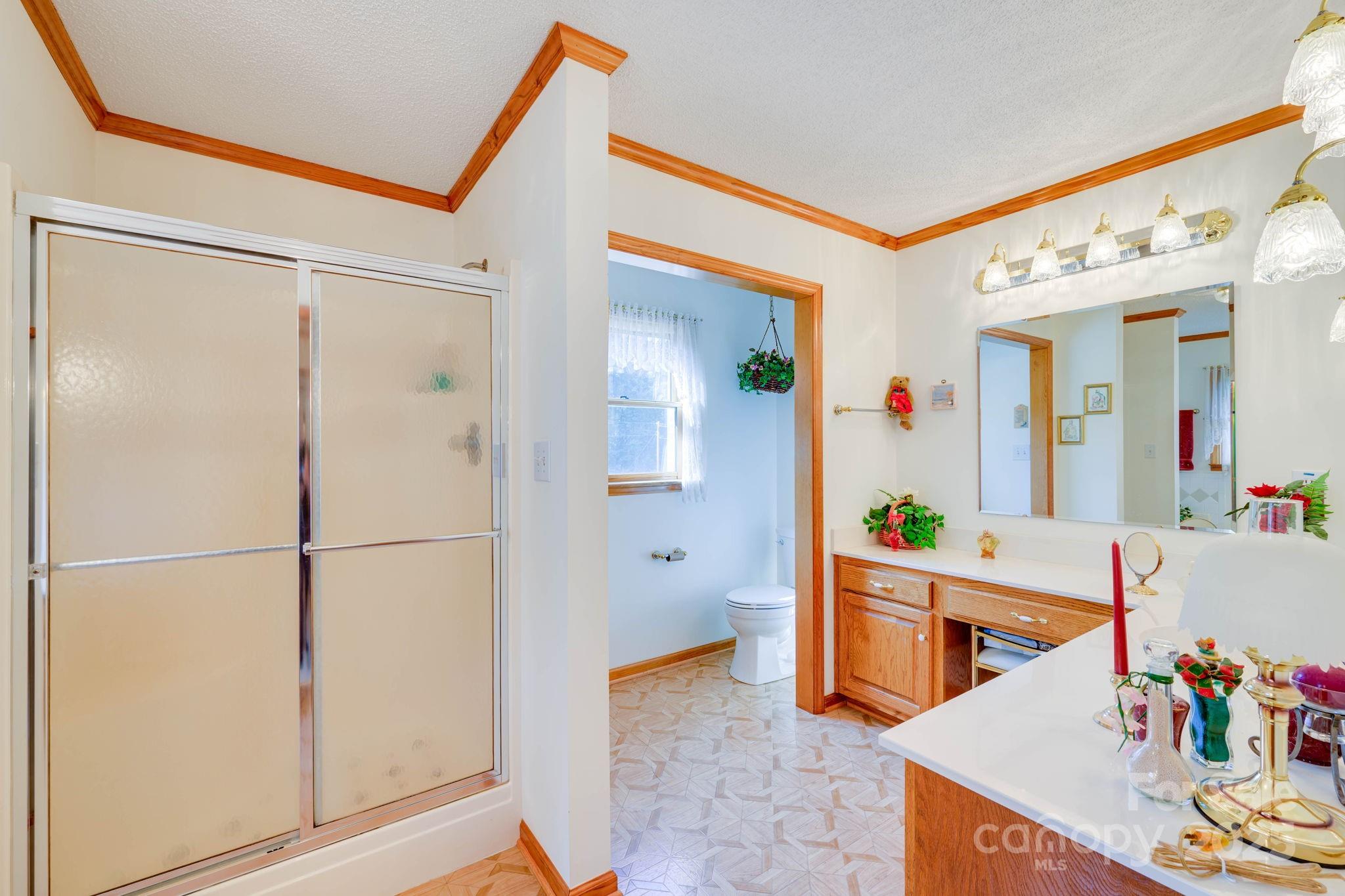 3132 Fox Den Circle — Iron Station