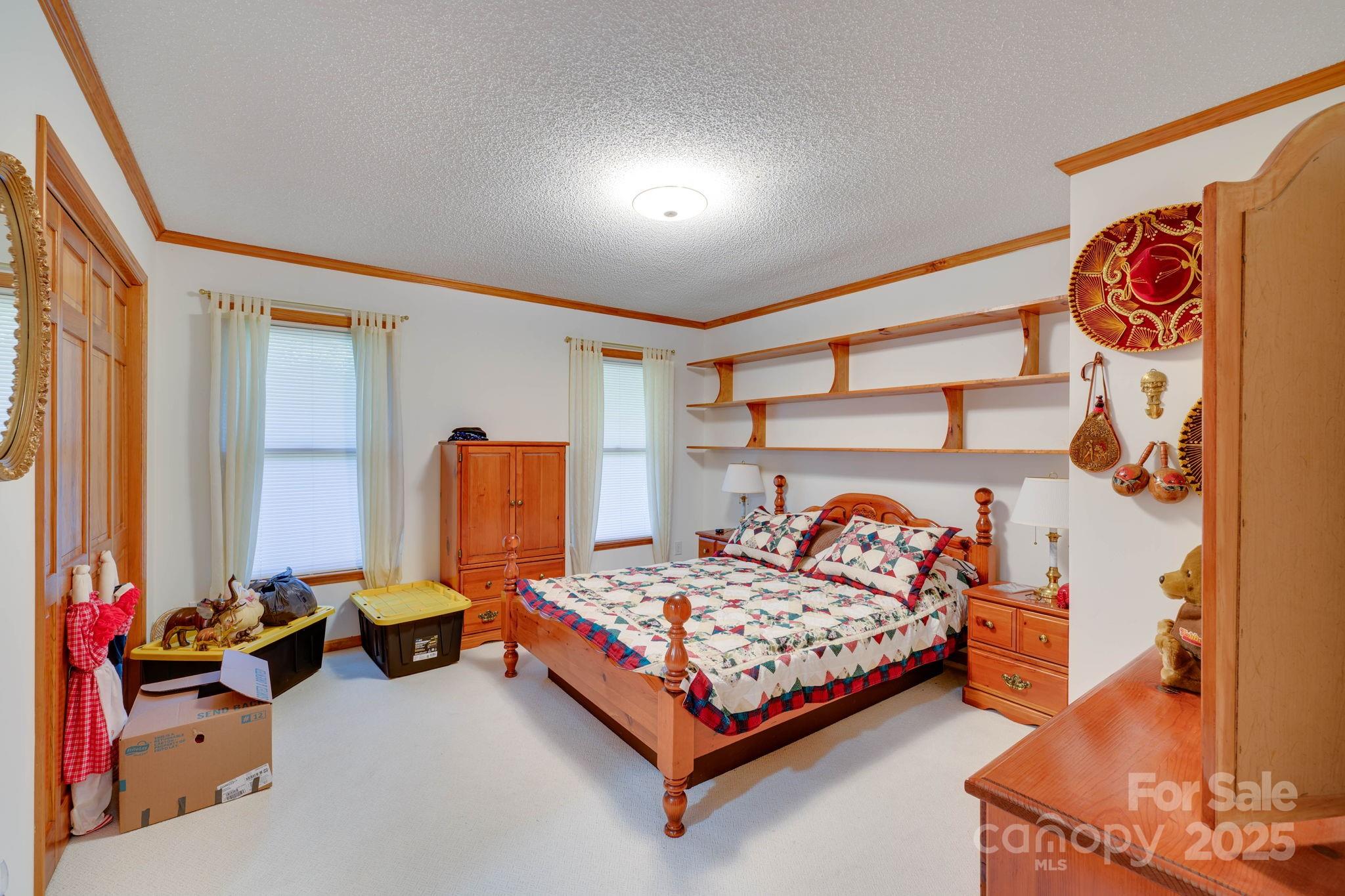 3132 Fox Den Circle — Iron Station