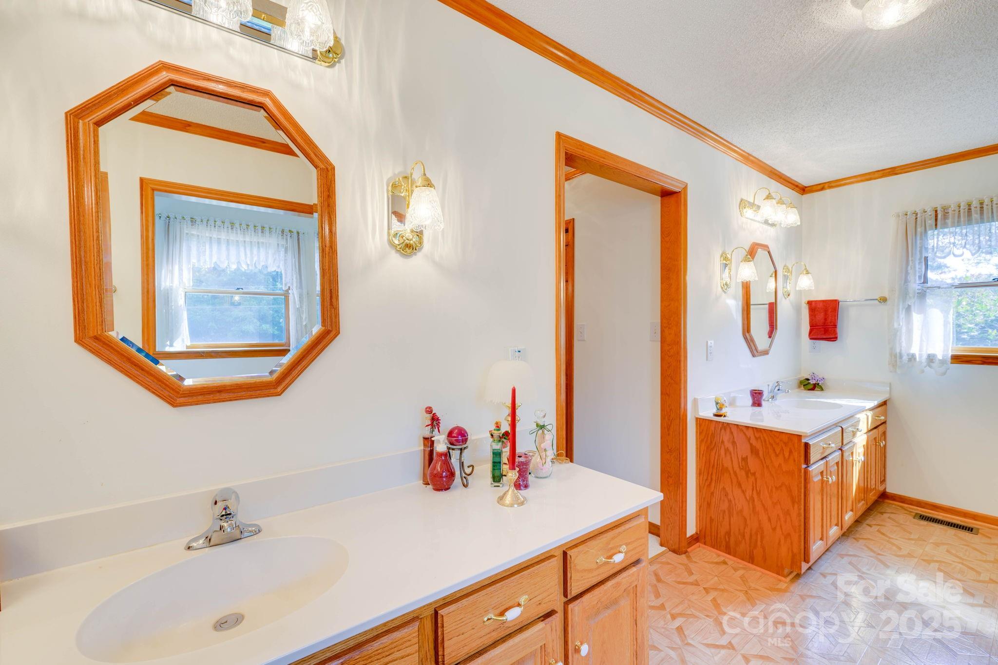 3132 Fox Den Circle — Iron Station