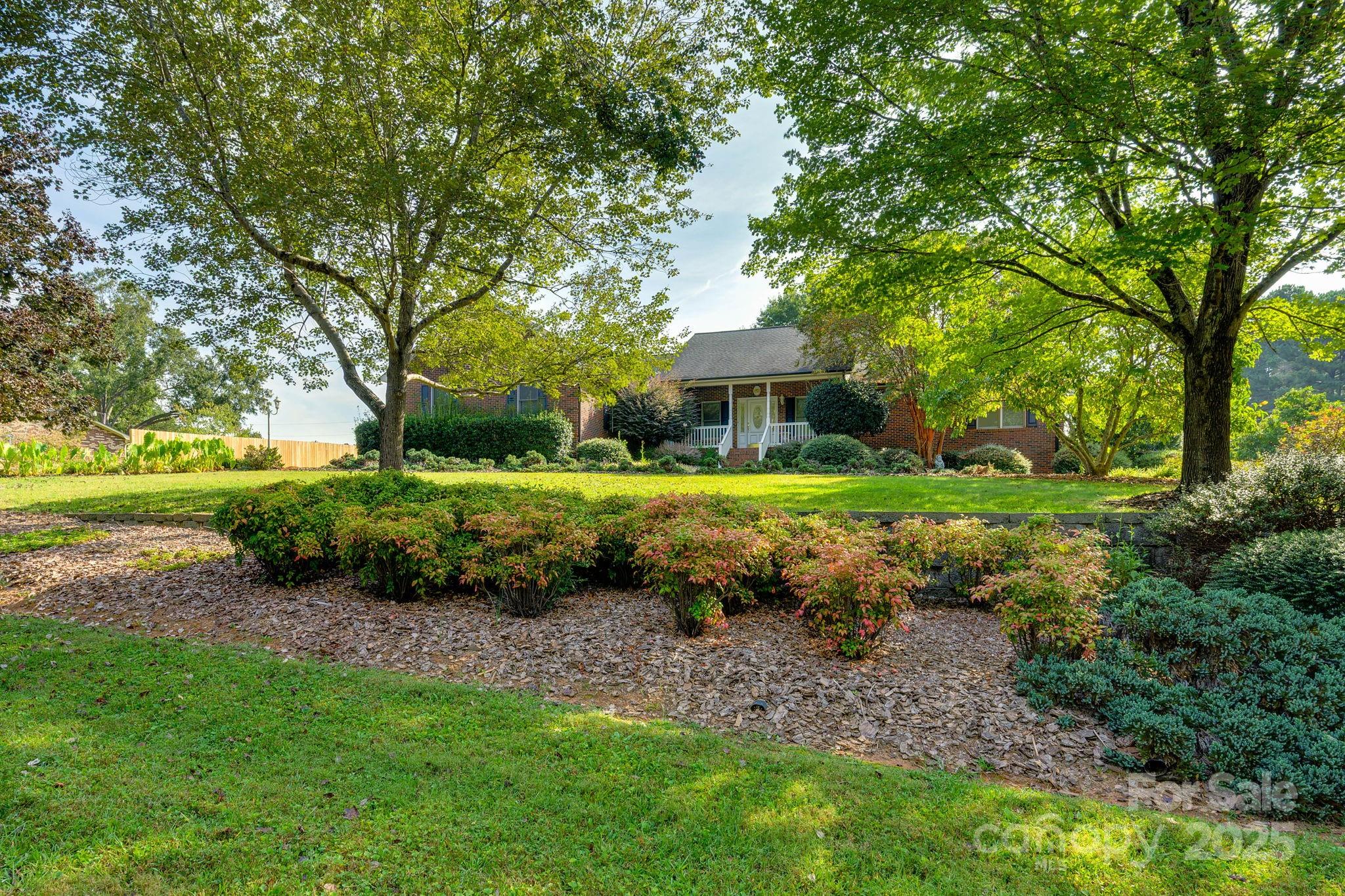 3132 Fox Den Circle — Iron Station