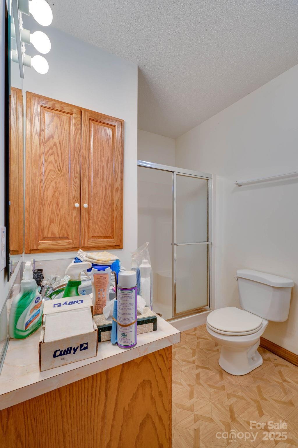 3132 Fox Den Circle — Iron Station