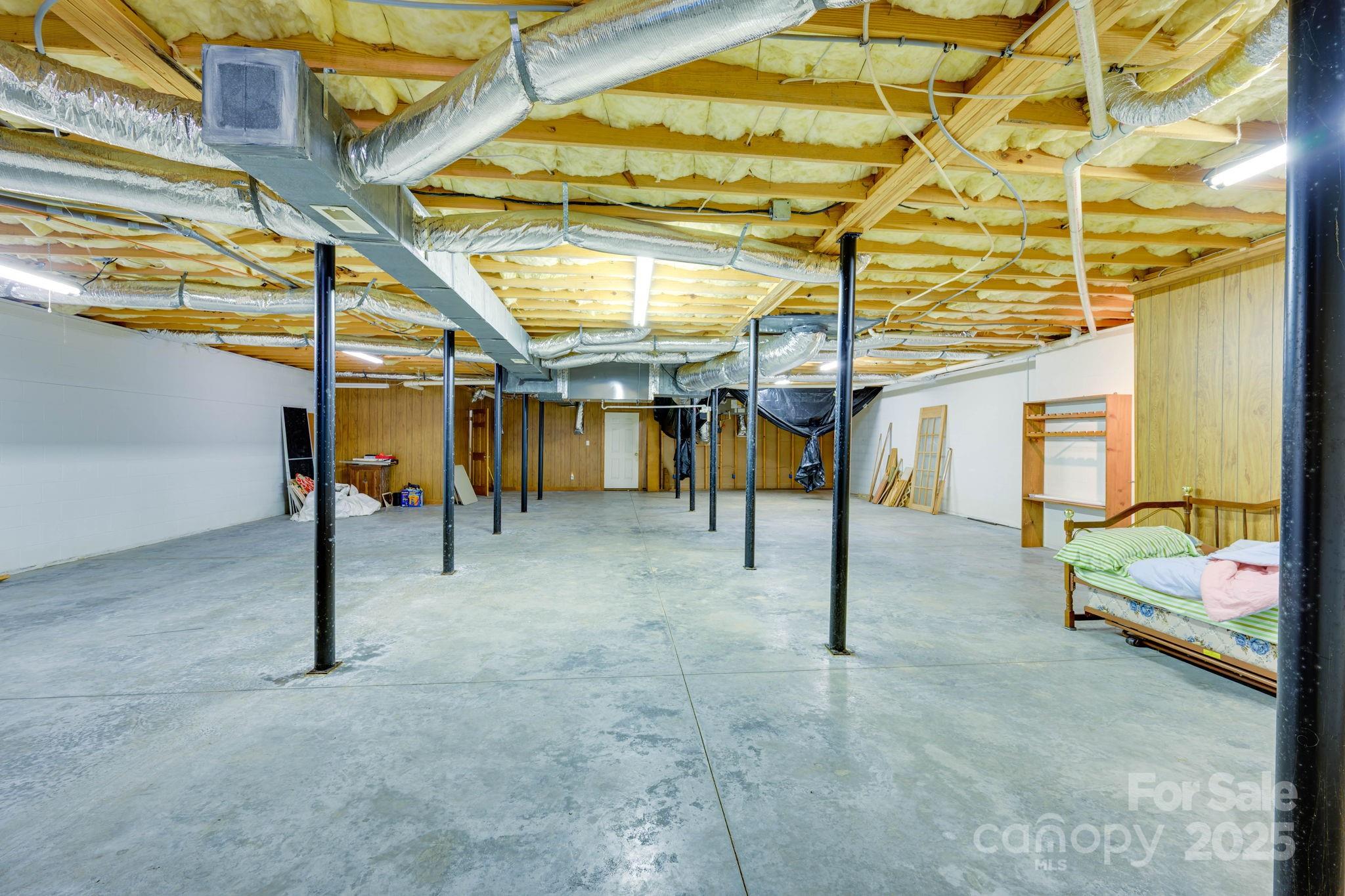 3132 Fox Den Circle — Iron Station