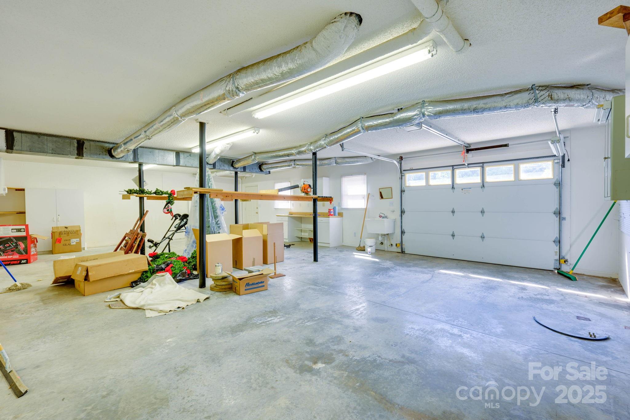 3132 Fox Den Circle — Iron Station