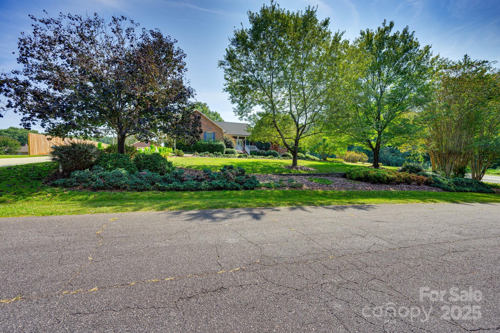 3132 Fox Den Circle — Iron Station
