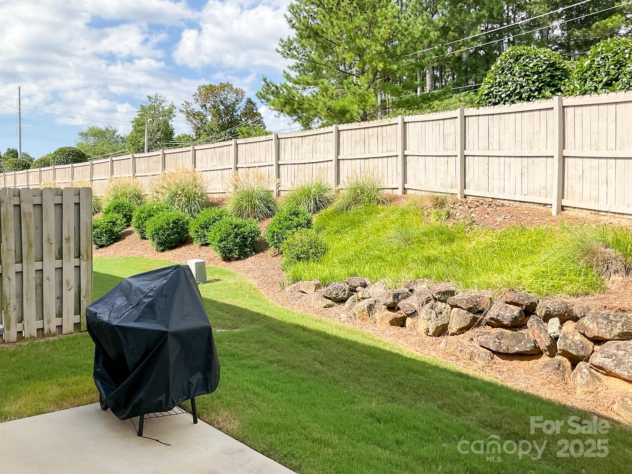200 Button Willow Street — Taylors