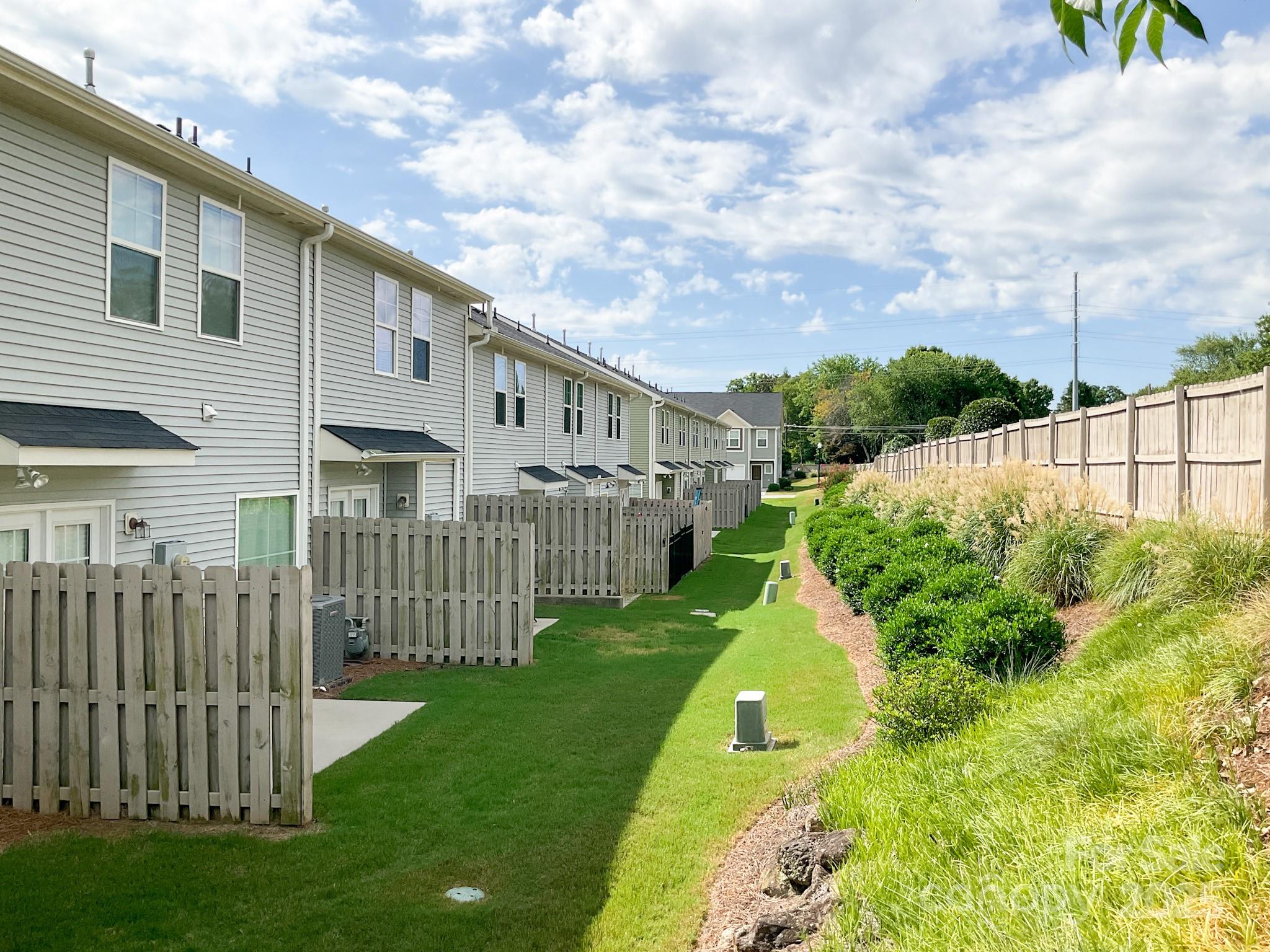 200 Button Willow Street — Taylors