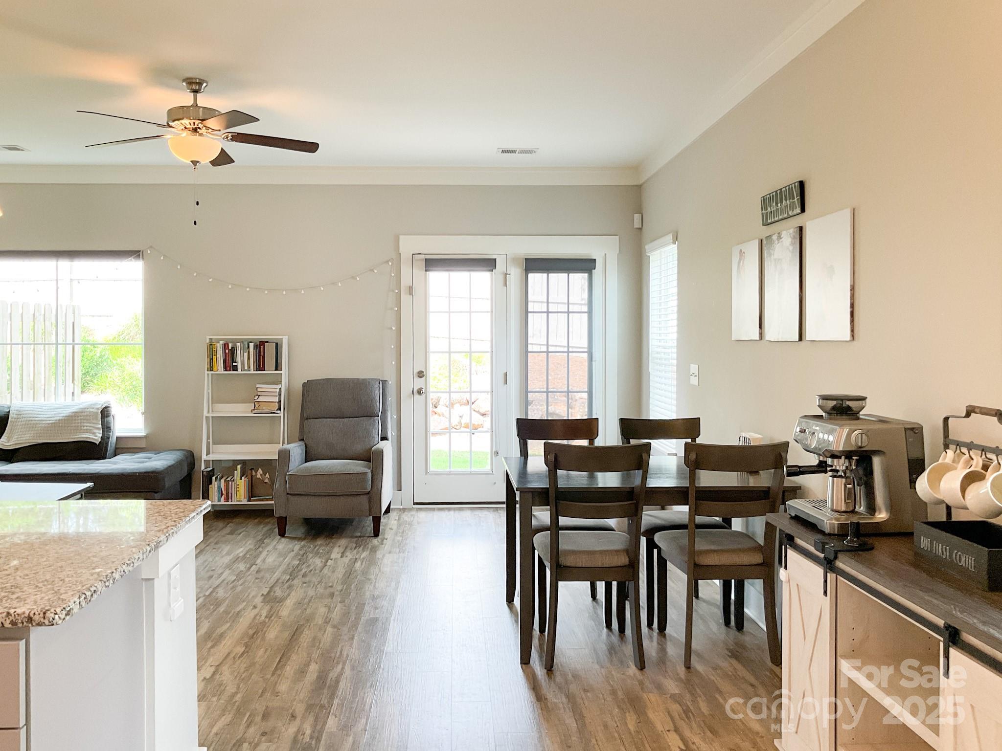 200 Button Willow Street — Taylors