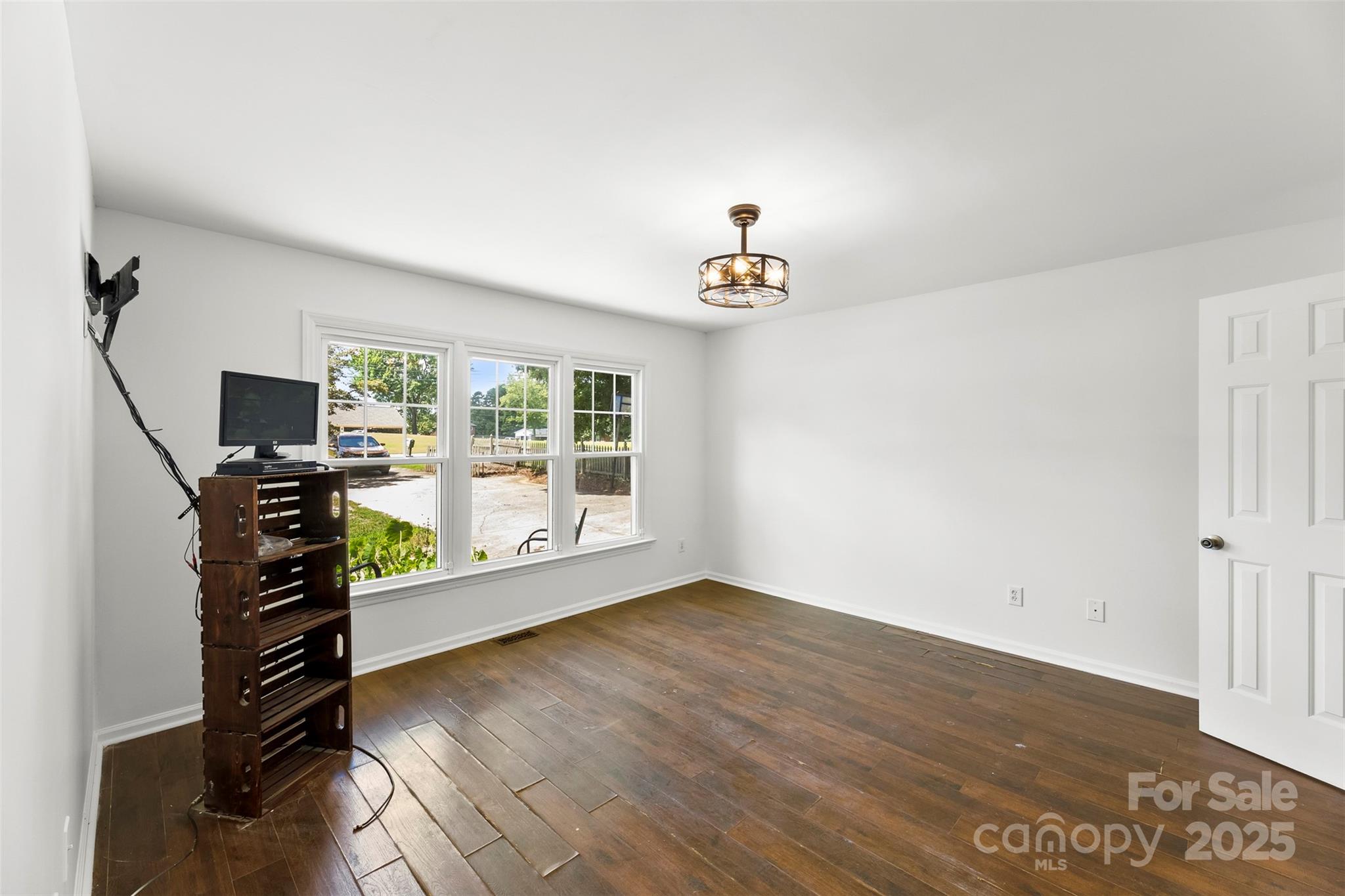 117 S Enochville Avenue — Kannapolis