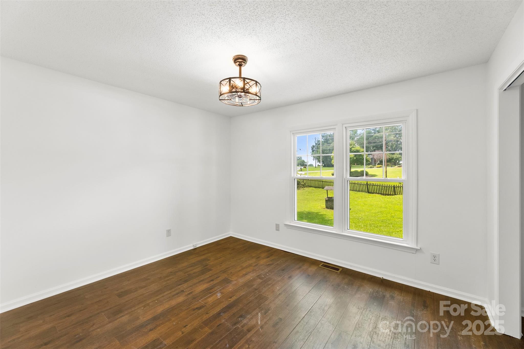 117 S Enochville Avenue — Kannapolis