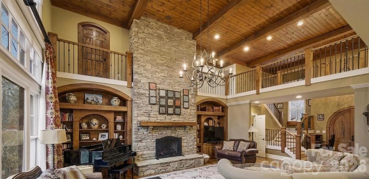 303 Constitution Drive — Morganton