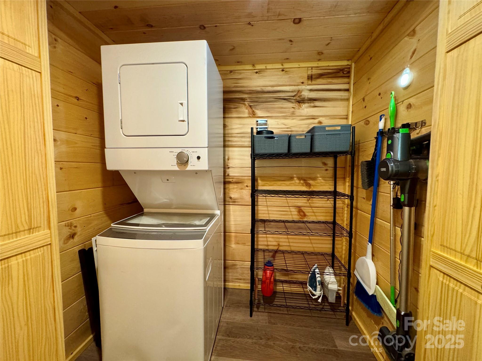 231 Wandering Bear Way — Lake Lure