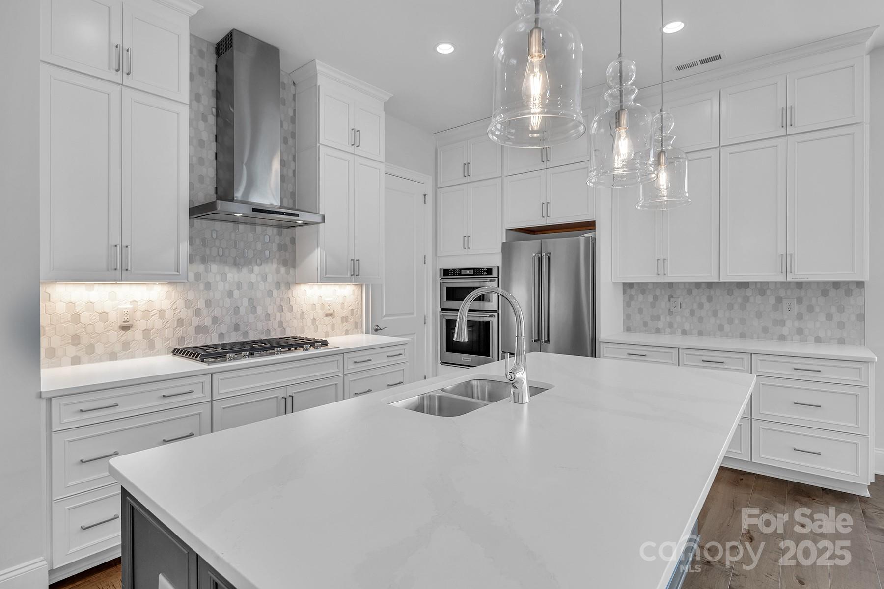 14008 Little Spring Court — Charlotte