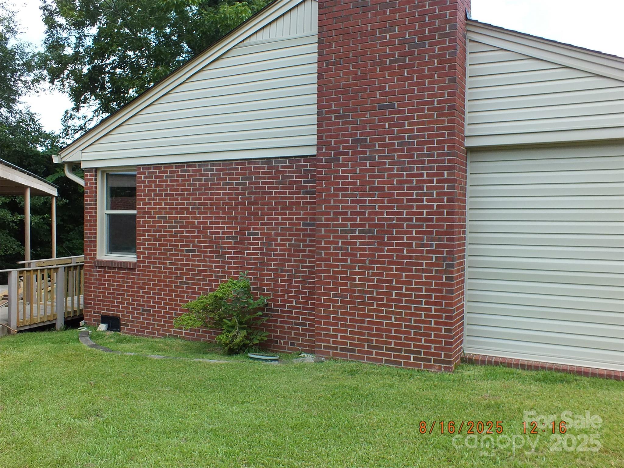 414 Springs Street — Lancaster
