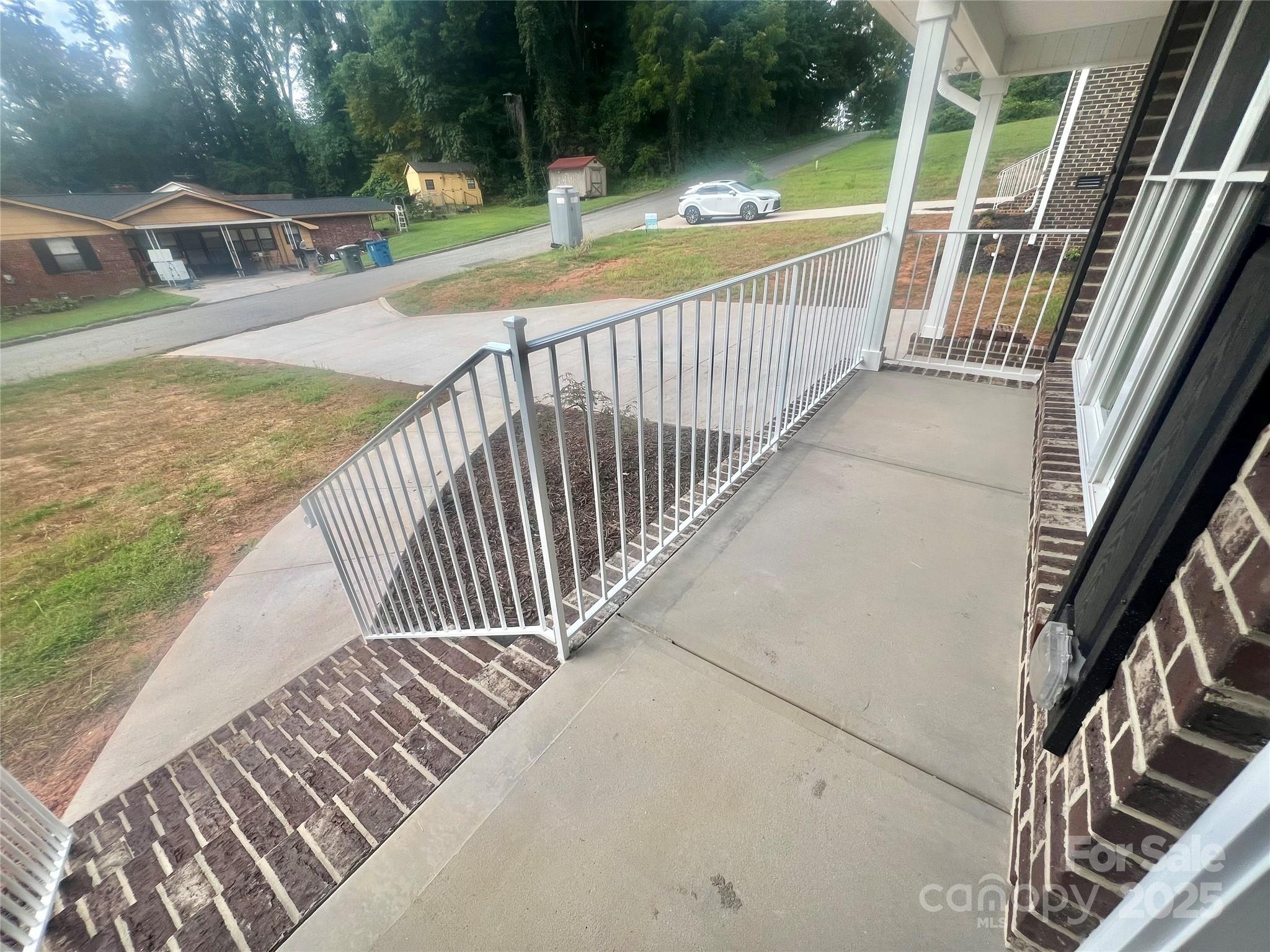1280 N Shaver Street — Salisbury