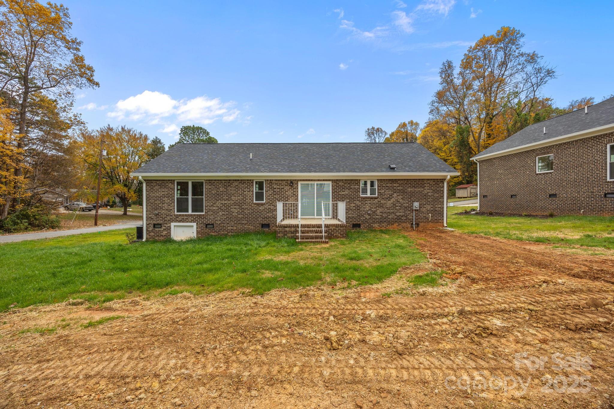 1280 N Shaver Street — Salisbury